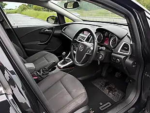 Used 2015 Vauxhall Astra Sri Black - Interior and Exterior details 10