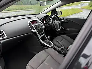 Used 2015 Vauxhall Astra Sri Black - Interior and Exterior details 12