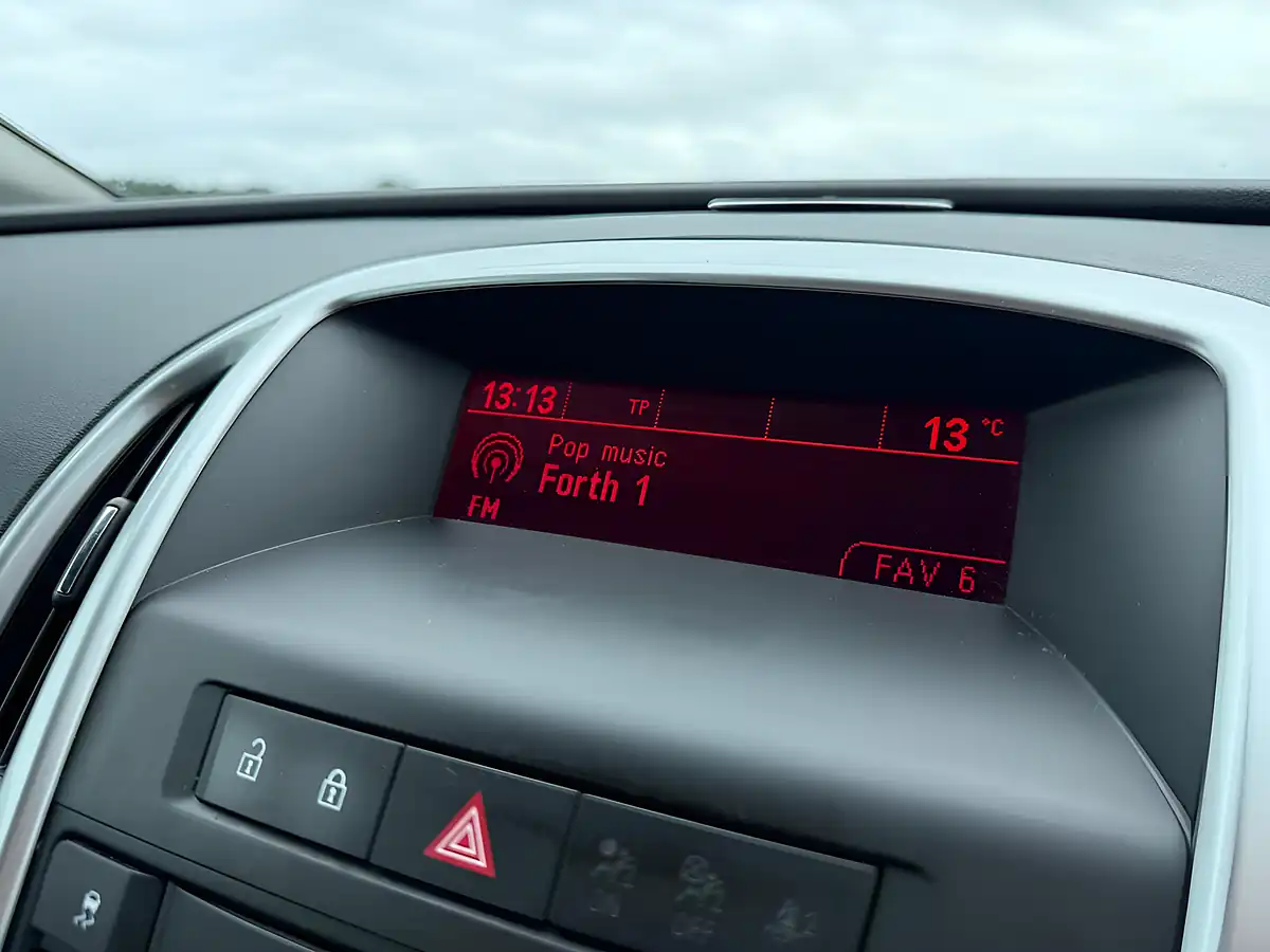 Used 2015 Vauxhall Astra Sri Black - Interior and Exterior details 18