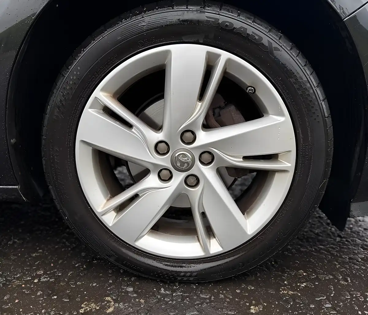 Used 2015 Vauxhall Astra Sri Black - Interior and Exterior details 6