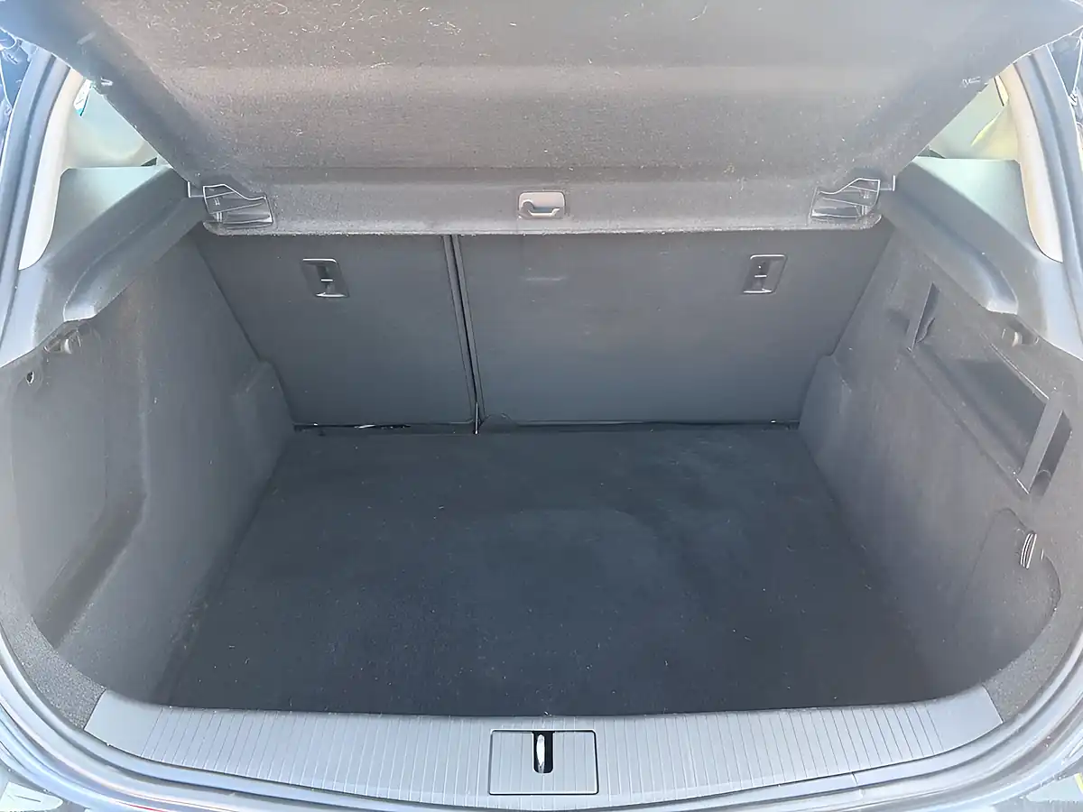 Used 2015 Vauxhall Astra Sri Black - Interior and Exterior details 18