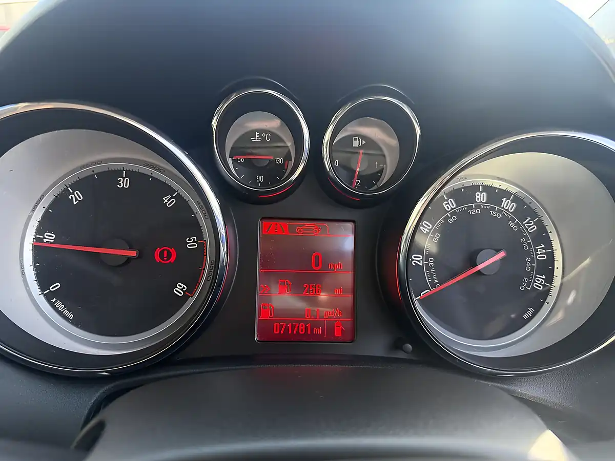 Used 2015 Vauxhall Astra Sri Black - Interior and Exterior details 20