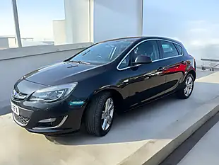 Used 2015 Vauxhall Astra Sri Black - Interior and Exterior details 5
