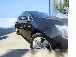 Used 2015 Vauxhall Astra Sri Black - Interior and Exterior details 6