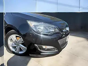 Used 2015 Vauxhall Astra Sri Black - Interior and Exterior details 7