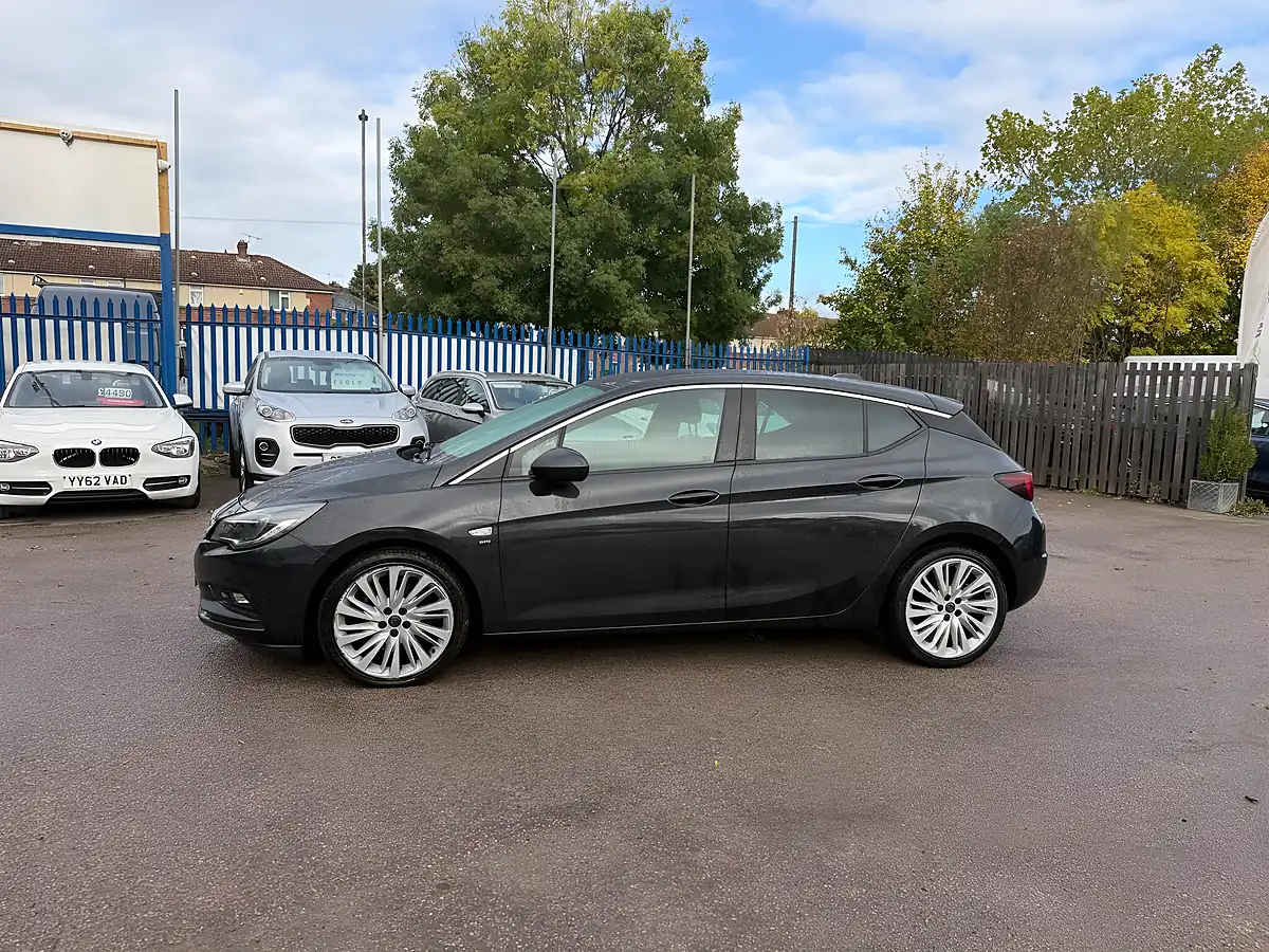 Used 2015 Vauxhall Astra Sri Black - Interior and Exterior details 3