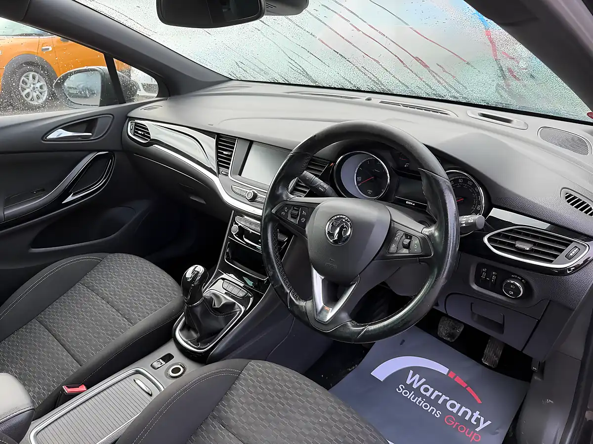 Used 2015 Vauxhall Astra Sri Black - Interior and Exterior details 7