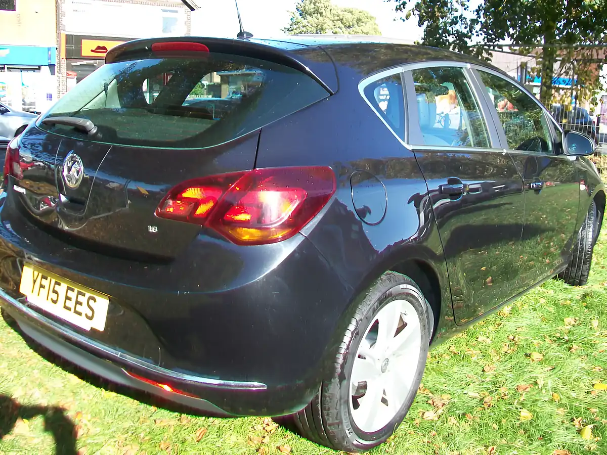 Used 2015 Vauxhall Astra Sri Black - Interior and Exterior details 2