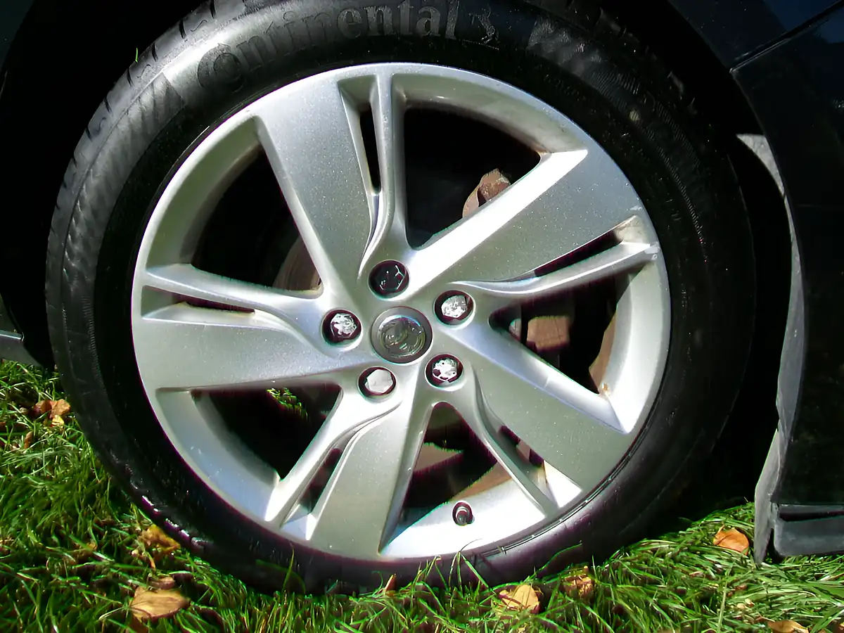 Used 2015 Vauxhall Astra Sri Black - Interior and Exterior details 5
