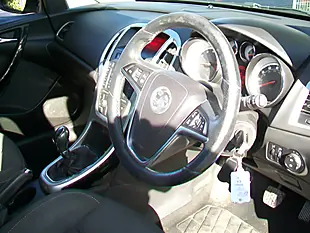 Used 2015 Vauxhall Astra Sri Black - Interior and Exterior details 7