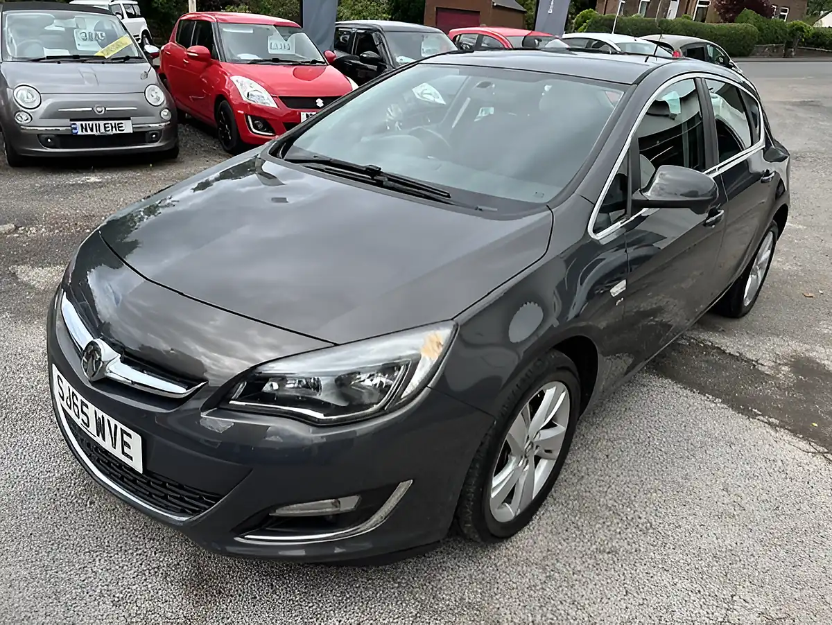 Used 2015 Vauxhall Astra Sri Brown - Front View