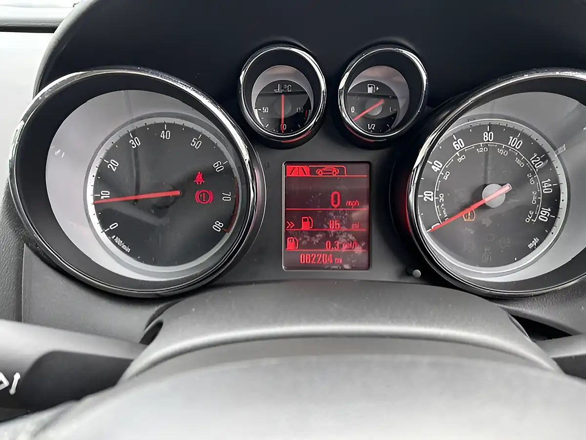 Used 2015 Vauxhall Astra Sri Brown - Interior and Exterior details 10