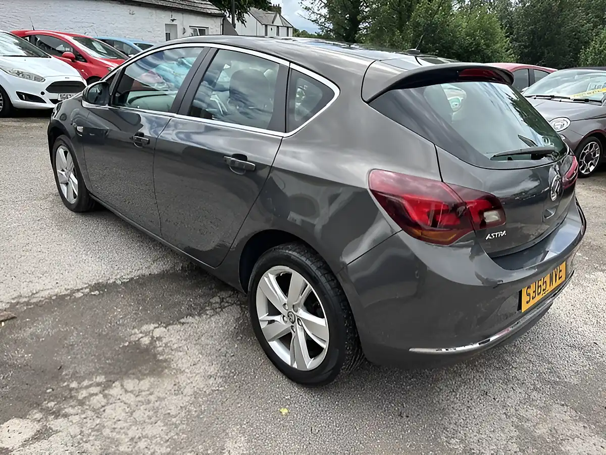Used 2015 Vauxhall Astra Sri Brown - Interior and Exterior details 8