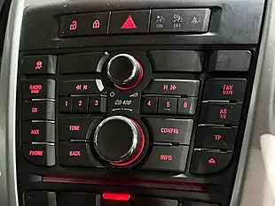 Used 2015 Vauxhall Astra Sri Green - Interior and Exterior details 14