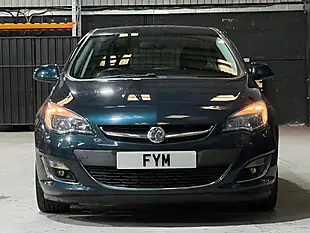 Used 2015 Vauxhall Astra Sri Green - Interior and Exterior details 7