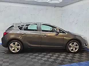 Used 2015 Vauxhall Astra Sri Grey - Interior and Exterior details 10