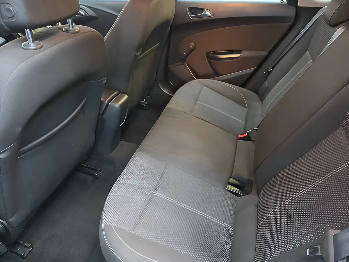 Used 2015 Vauxhall Astra Sri Grey - Interior and Exterior details 18