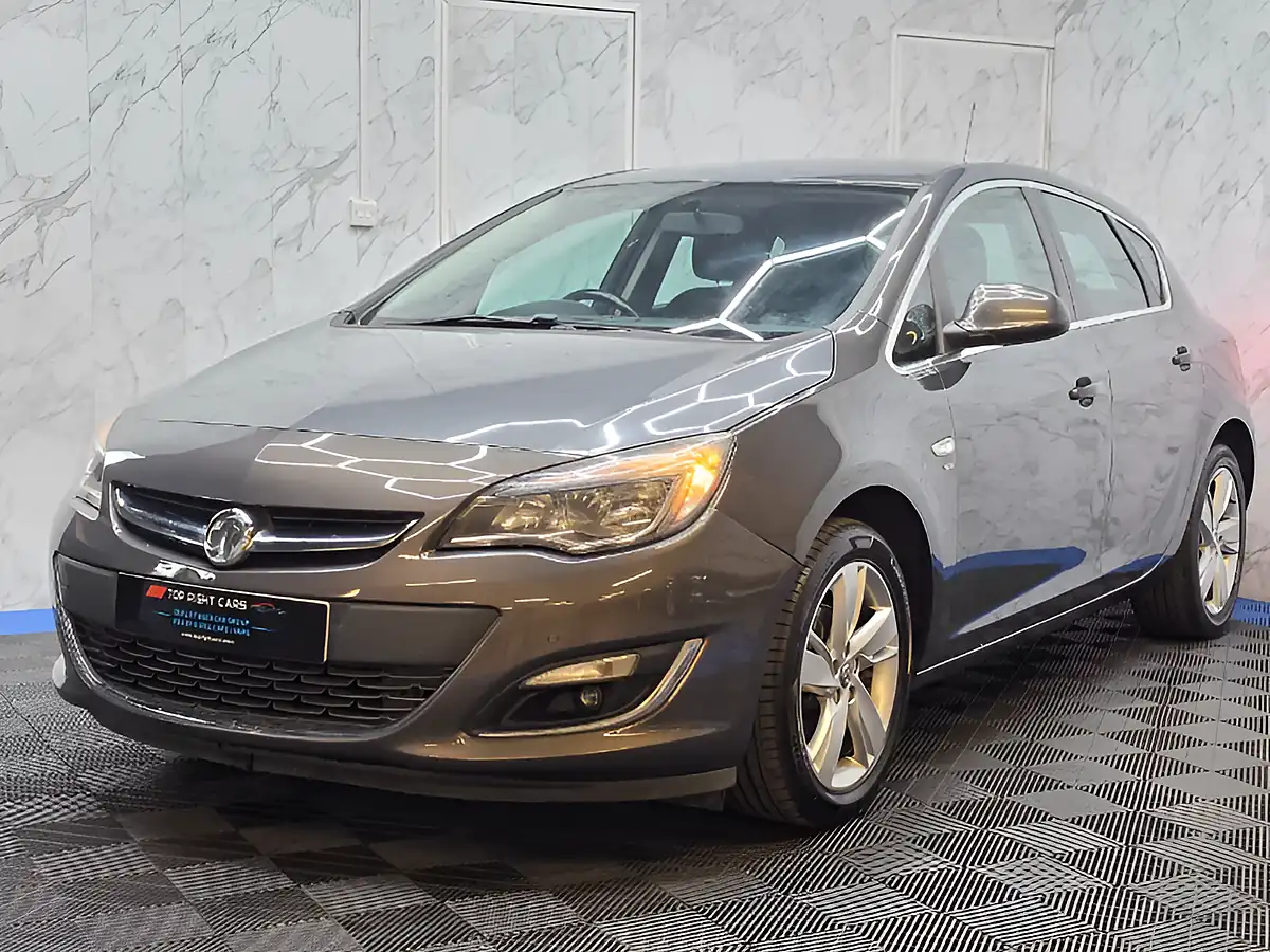 Used 2015 Vauxhall Astra Sri Grey - Interior and Exterior details 4