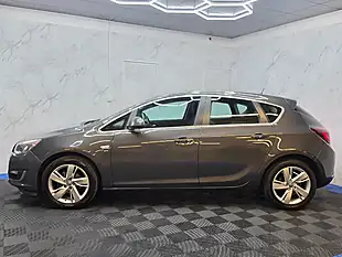 Used 2015 Vauxhall Astra Sri Grey - Interior and Exterior details 8