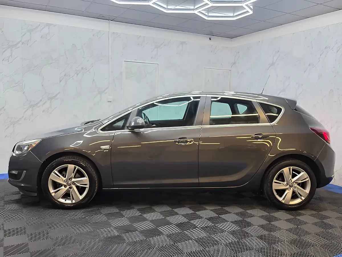 Used 2015 Vauxhall Astra Sri Grey - Interior and Exterior details 8