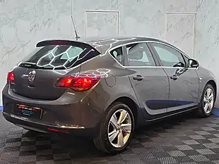 Used 2015 Vauxhall Astra Sri Grey - Interior and Exterior details 9
