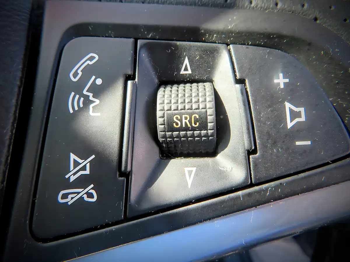 Used 2015 Vauxhall Astra Sri Metallic Silver - Interior and Exterior details 16
