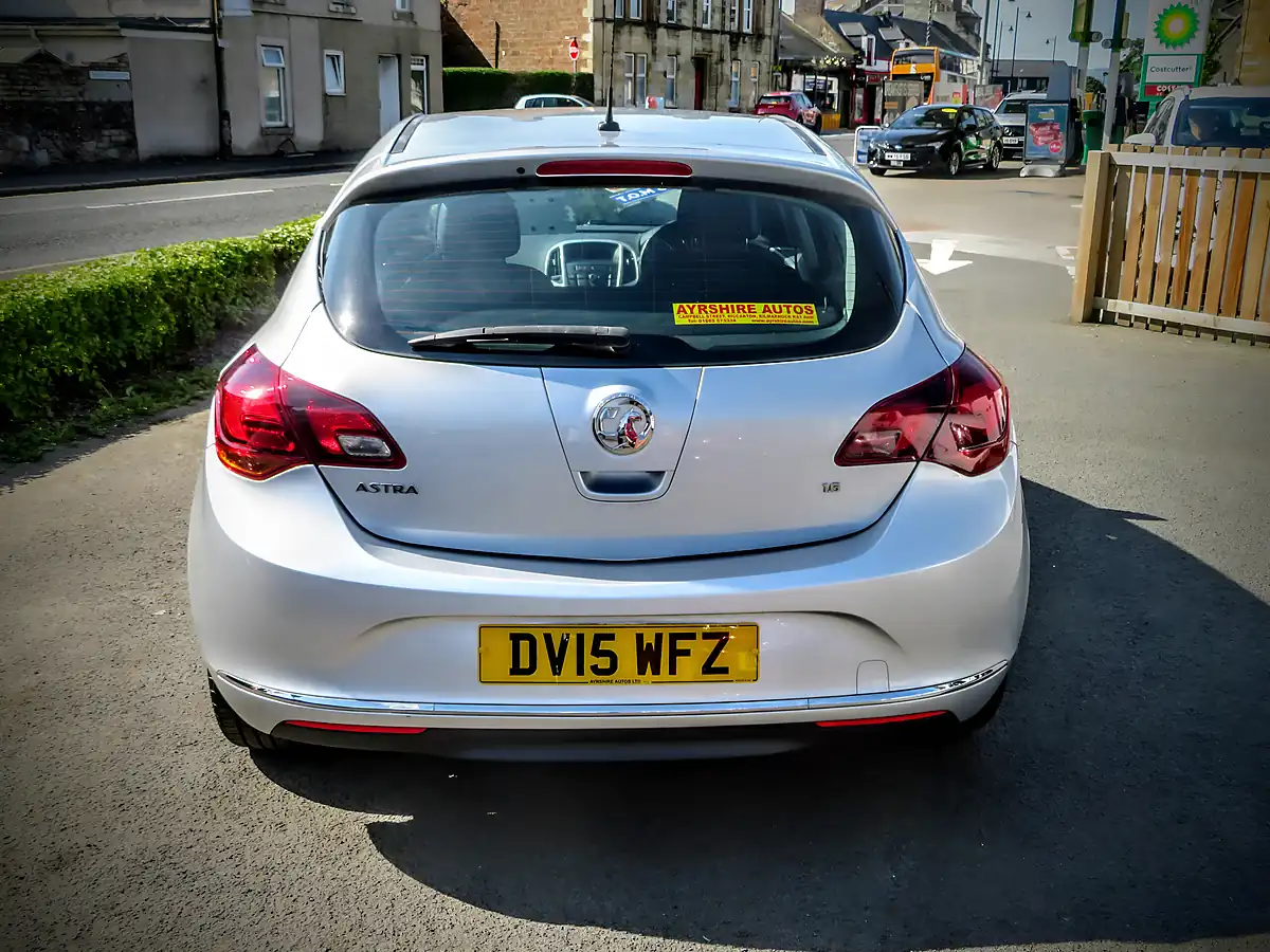 Used 2015 Vauxhall Astra Sri Metallic Silver - Interior and Exterior details 7