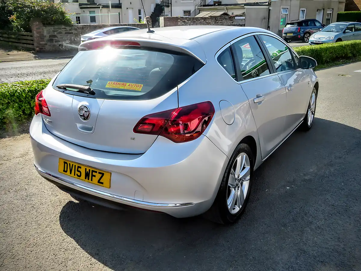 Used 2015 Vauxhall Astra Sri Metallic Silver - Interior and Exterior details 8