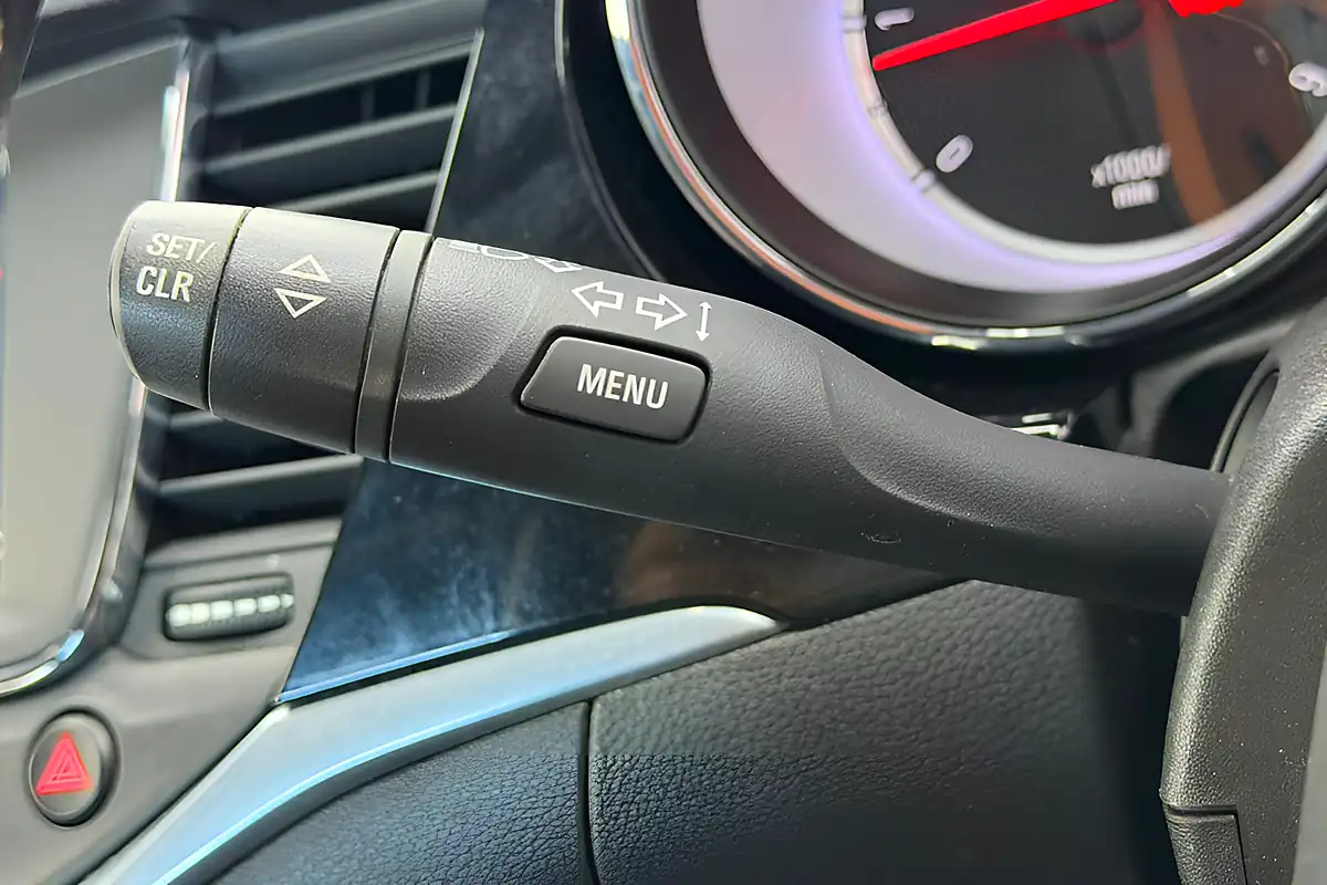 Used 2015 Vauxhall Astra Sri Red - Interior and Exterior details 16