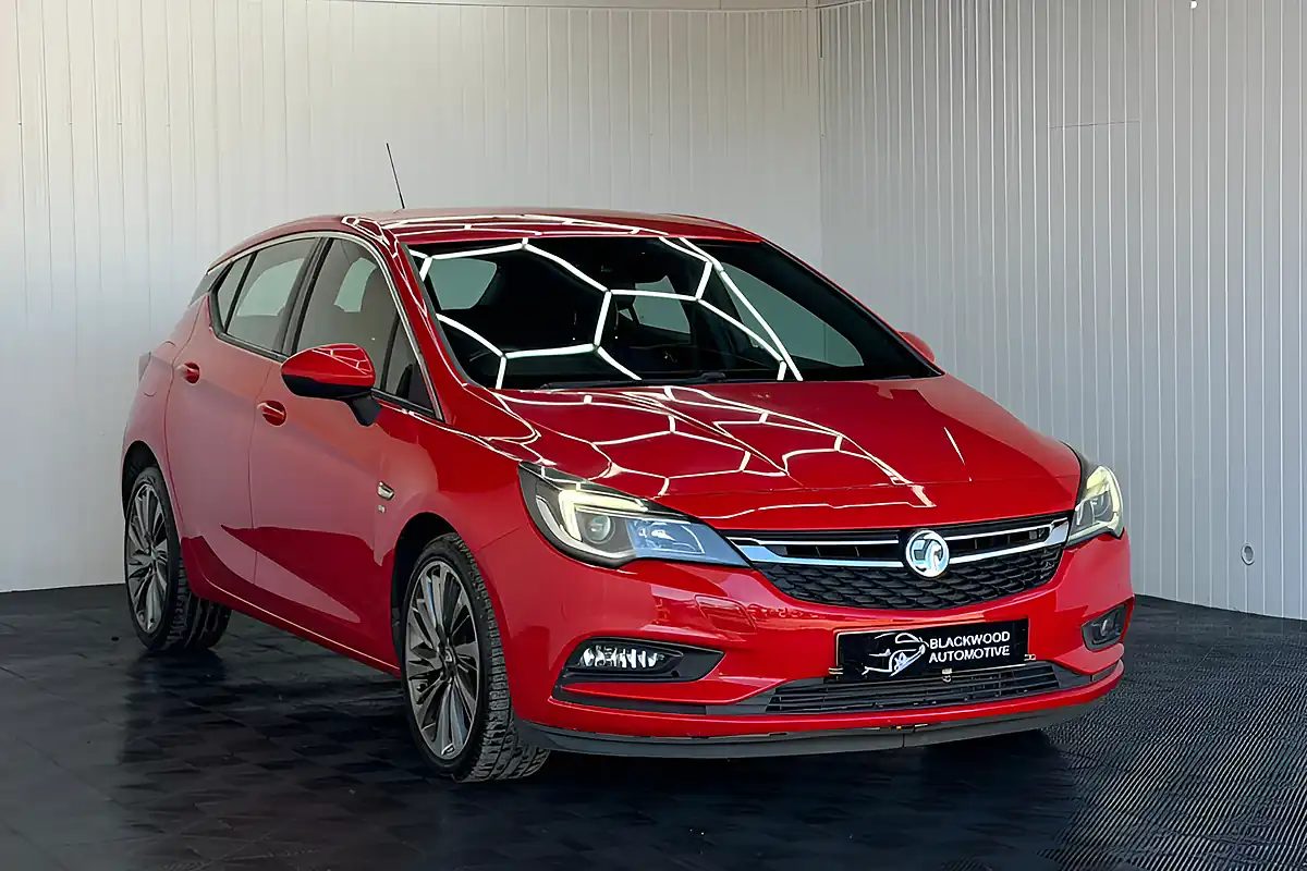 Used 2015 Vauxhall Astra Sri Red - Interior and Exterior details 3