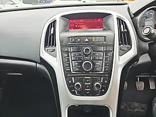 Used 2015 Vauxhall Astra Sri Silver - Interior and Exterior details 10