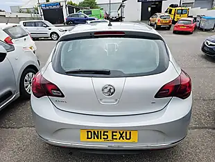 Used 2015 Vauxhall Astra Sri Silver - Interior and Exterior details 4