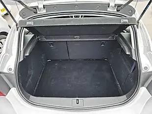 Used 2015 Vauxhall Astra Sri Silver - Interior and Exterior details 6