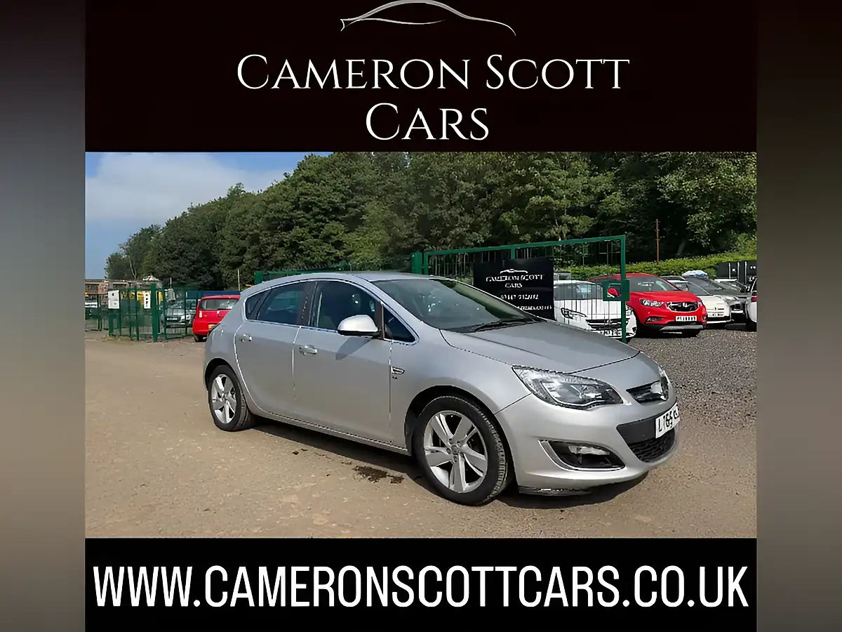 Used 2015 Vauxhall Astra Sri Silver - Front View