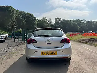 Used 2015 Vauxhall Astra Sri Silver - Interior and Exterior details 7