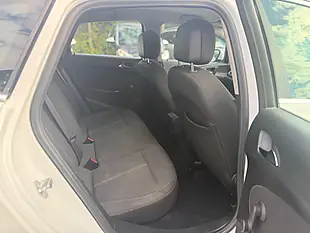 Used 2015 Vauxhall Astra Sri White - Interior and Exterior details 11