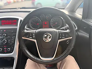 Used 2015 Vauxhall Astra Sri White - Interior and Exterior details 17