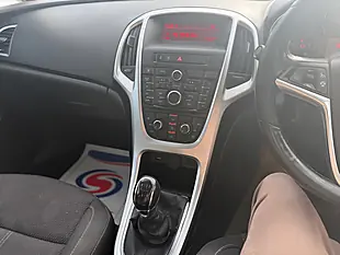 Used 2015 Vauxhall Astra Sri White - Interior and Exterior details 18