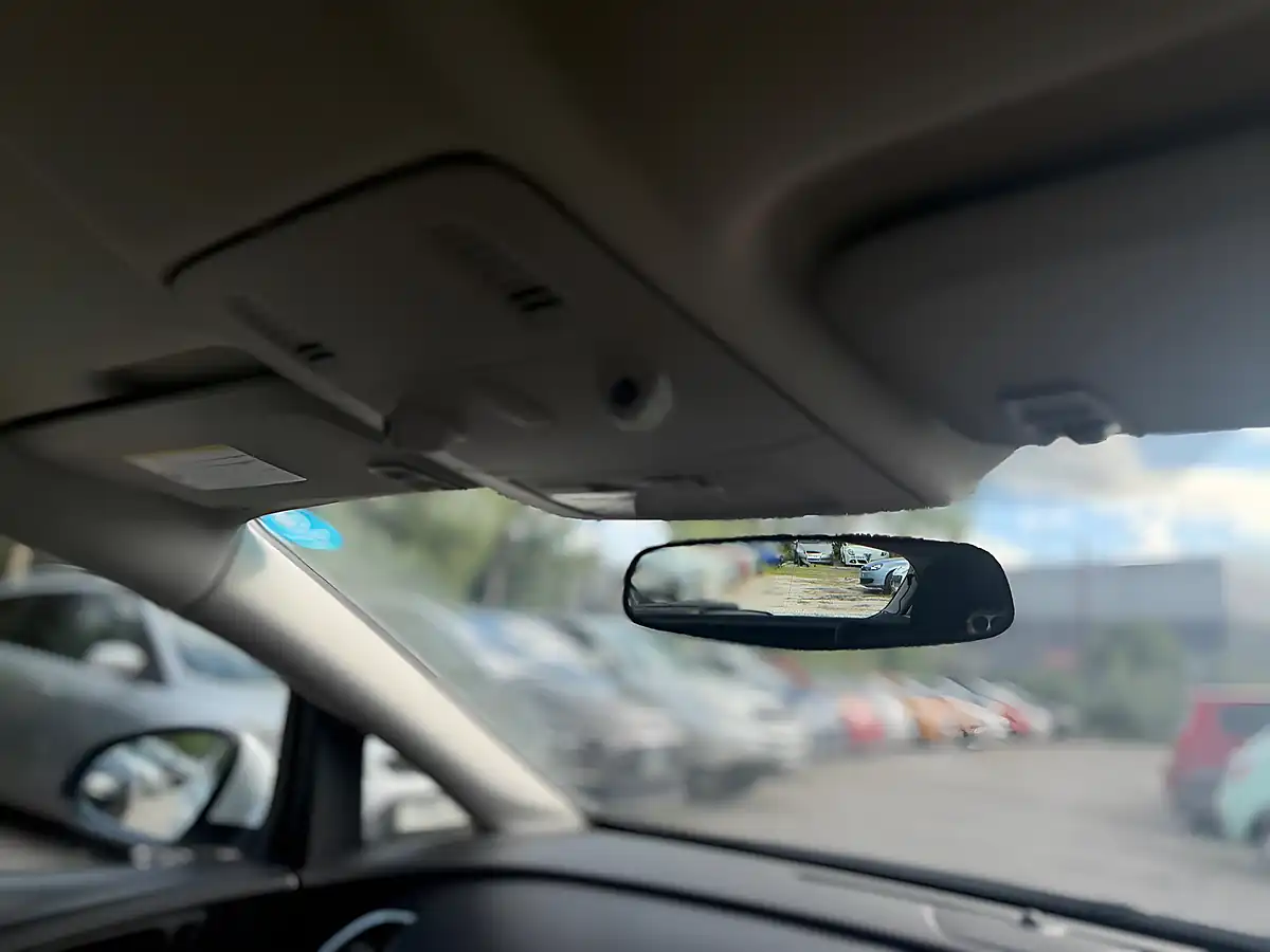 Used 2015 Vauxhall Astra Sri White - Interior and Exterior details 19