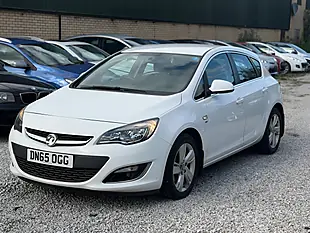 Used 2015 Vauxhall Astra Sri White - Interior and Exterior details 3