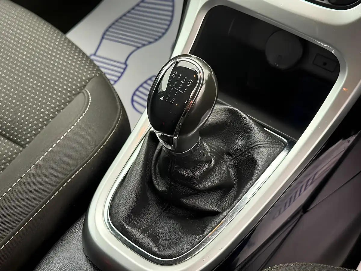 Used 2015 Vauxhall Astra Sri White - Interior and Exterior details 10
