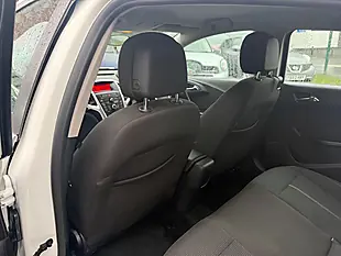 Used 2015 Vauxhall Astra Sri White - Interior and Exterior details 13