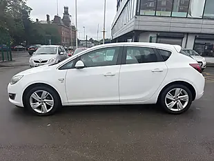 Used 2015 Vauxhall Astra Sri White - Interior and Exterior details 6