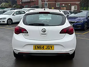 Used 2015 Vauxhall Astra Sri White - Interior and Exterior details 7