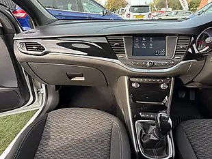 Used 2015 Vauxhall Astra Sri White - Interior and Exterior details 13