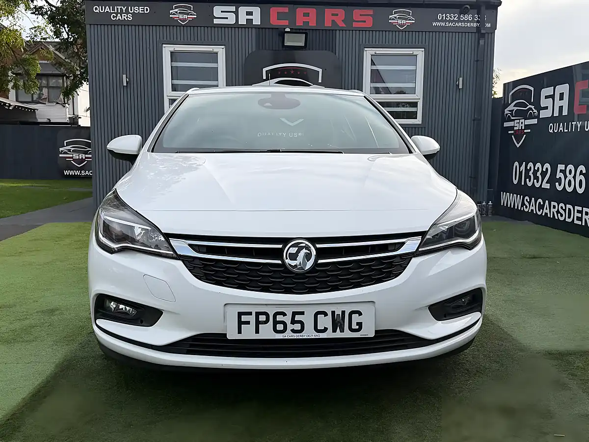 Used 2015 Vauxhall Astra Sri White - Interior and Exterior details 15