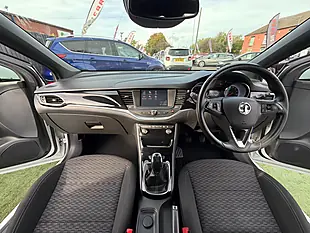 Used 2015 Vauxhall Astra Sri White - Interior and Exterior details 2