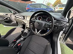 Used 2015 Vauxhall Astra Sri White - Interior and Exterior details 3