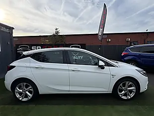 Used 2015 Vauxhall Astra Sri White - Interior and Exterior details 7