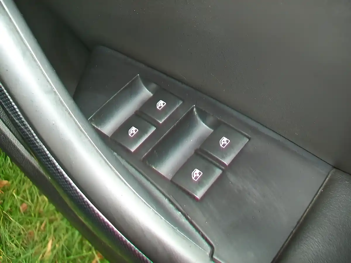 Used 2015 Vauxhall Cascada Elite Black - Interior and Exterior details 12